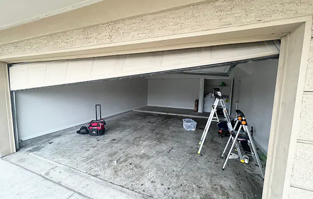Garage Doors and Repair Signs Professional Help Is Needed