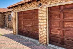7400 Series Wood Carriage Door